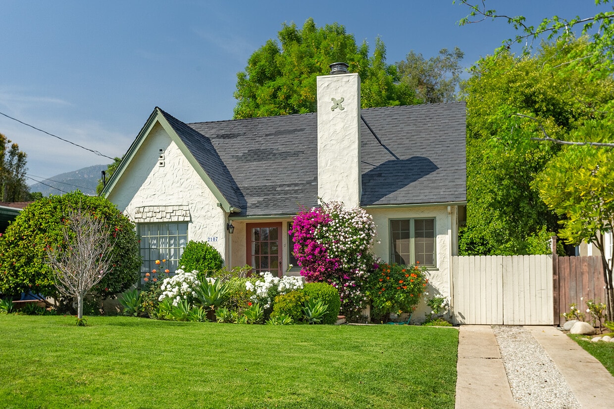 Primary Photo - 2107 Oakwood St