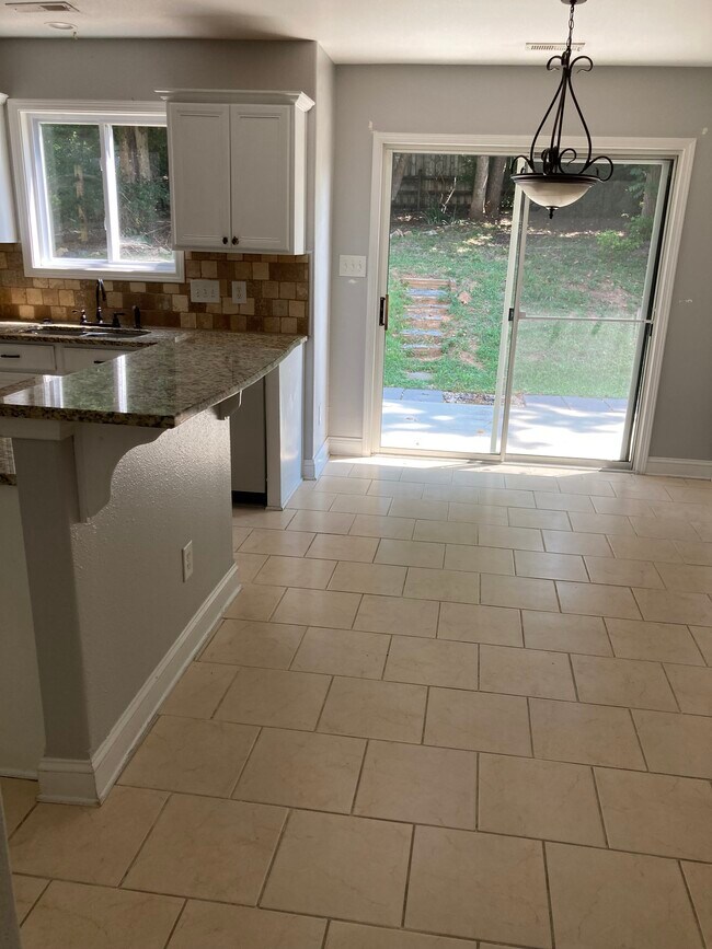 Foto del edificio - 9816 Waltham Ct