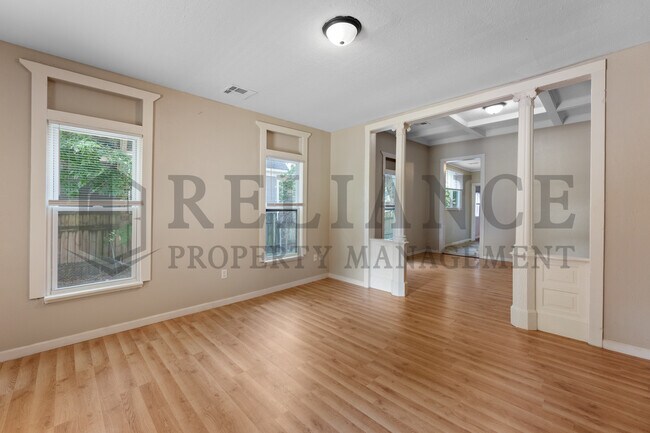 Foto del edificio - 1329 N Wellington Pl