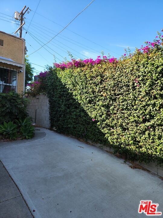 Foto del edificio - 5825 Venice Blvd.