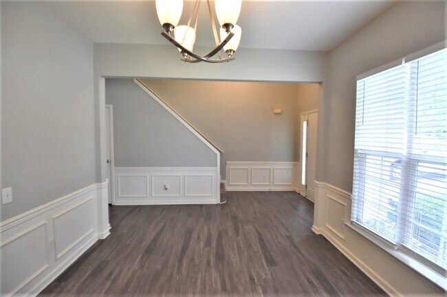 Building Photo - 9391 Hillston Ridge Rd