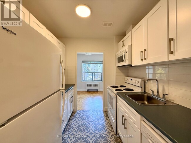 Building Photo - 30 Upper Canada Dr