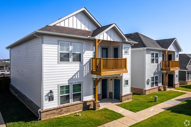 Building Photo - Cottages at Summer Creek