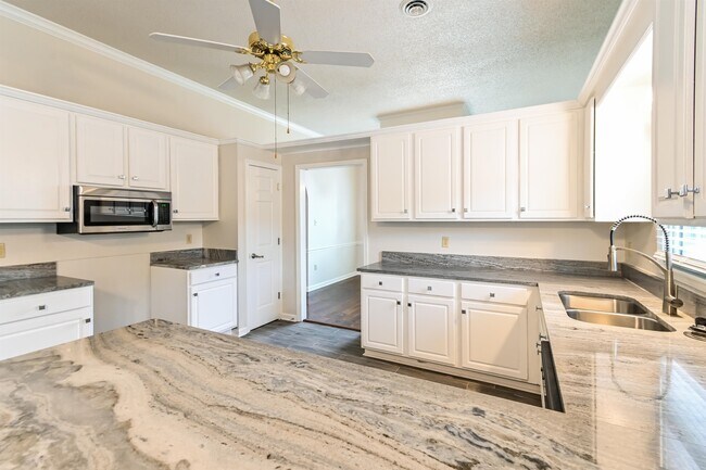 Foto del edificio - 7073 Gleneagles Dr