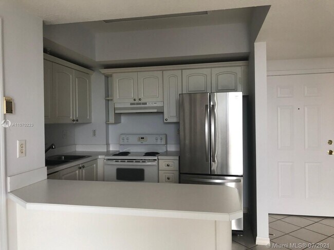 Building Photo - 3500 Coral Way