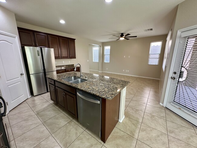 Foto del edificio - 9341 W Pearblossom Sky Ave