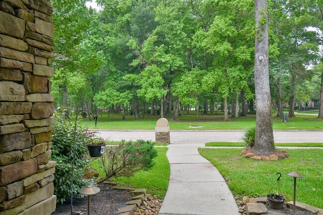 Building Photo - 13703 Greenwood Ln S
