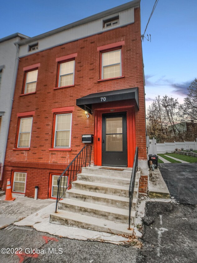 Foto principal - 70 Livingston Ave
