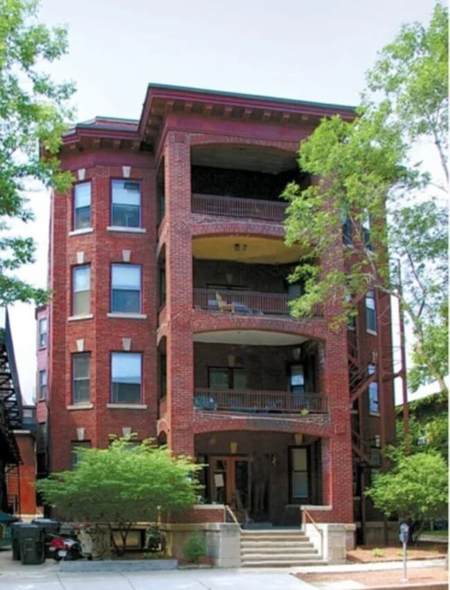 Building Photo - 408 N Henry St