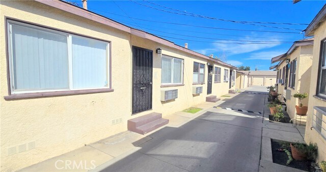 Foto del edificio - 6702 Flora Ave