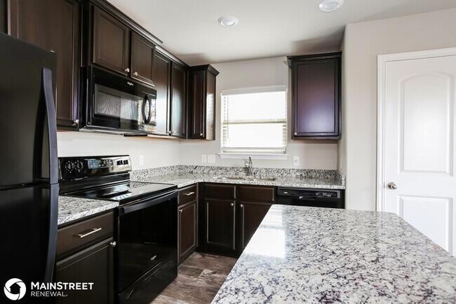 Foto del edificio - 917 NW 5TH ST, Newcastle, OK 73065