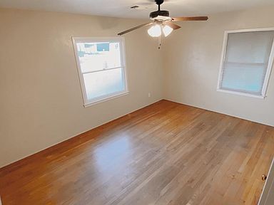Building Photo - Single Family Home at 213 Gary St , Hanford
