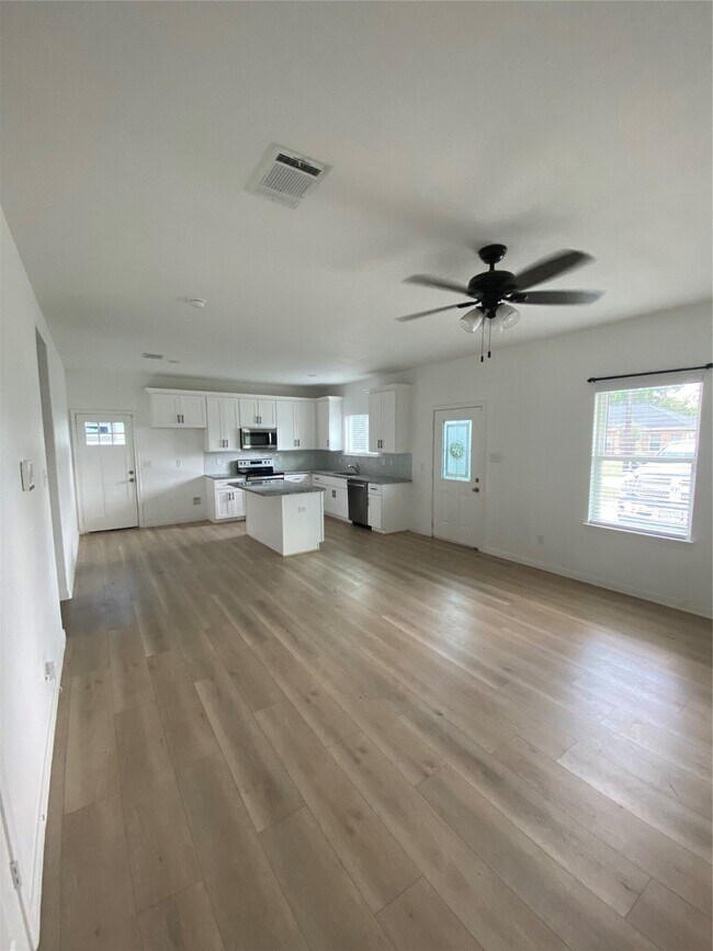 Foto del edificio - 7945 Sparta St