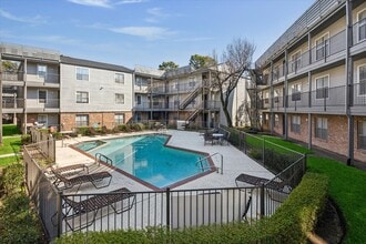 Building Photo - 1660 W T C Jester Blvd