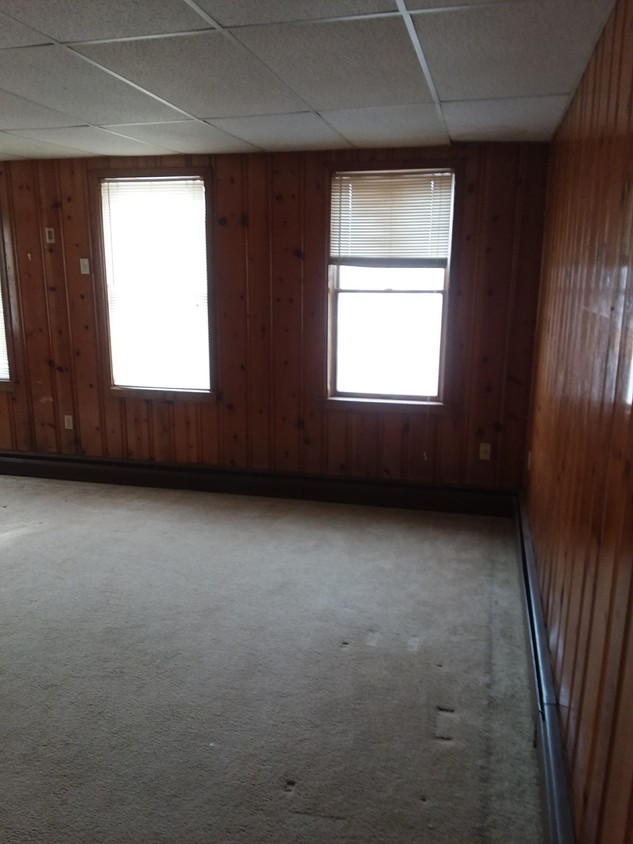 Foto principal - 321 W Main St