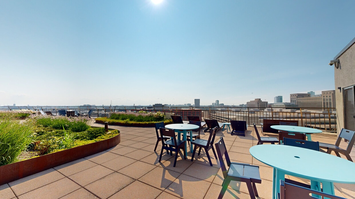 Photo - River City Apartments
