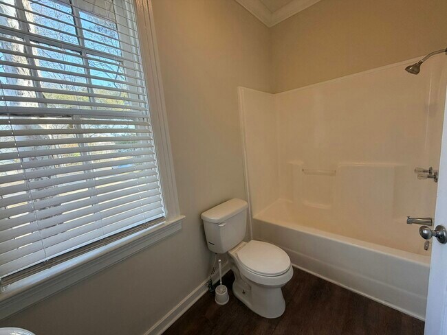 Foto del edificio - 814 N Congress St