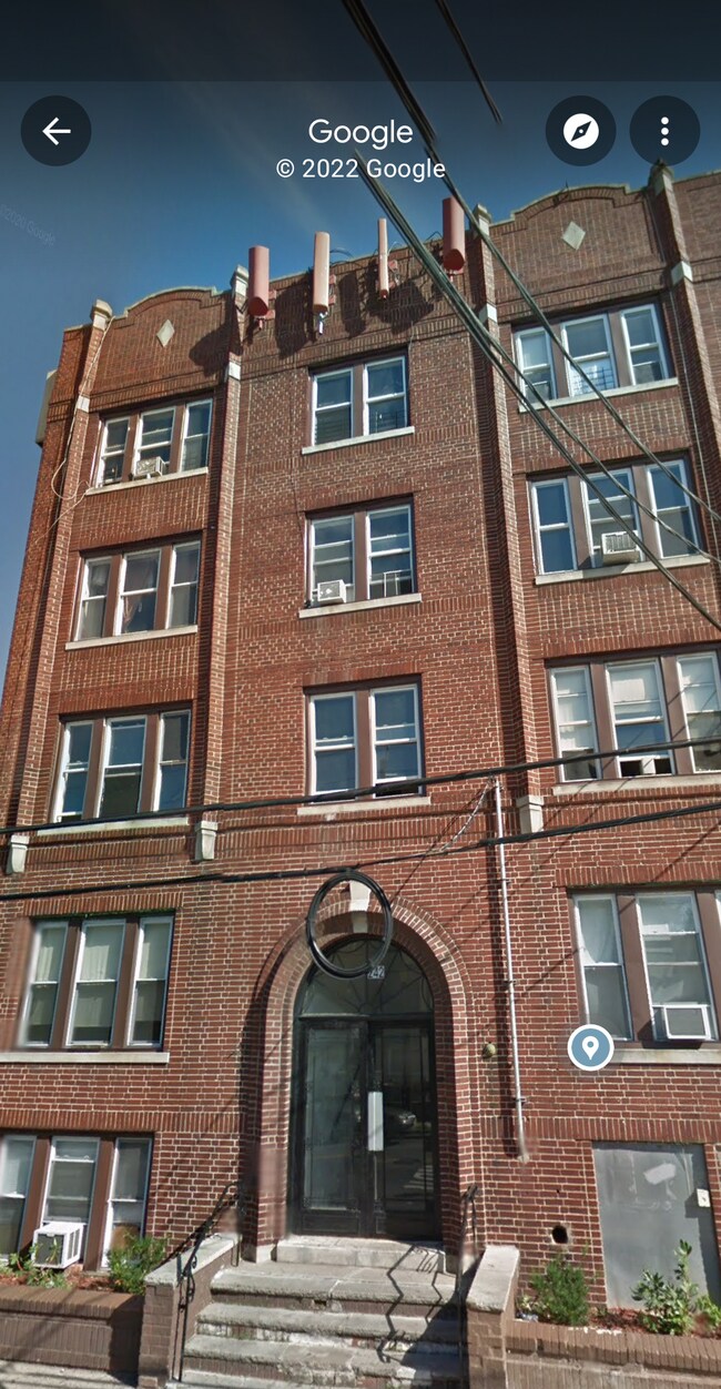 Building Photo - 242 Garfield Ave