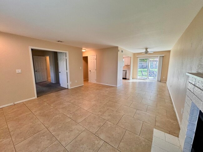 Building Photo - 75245 Vista Corona