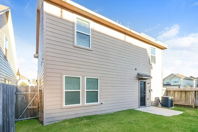 Foto del edificio - 5603 Gara River Dr