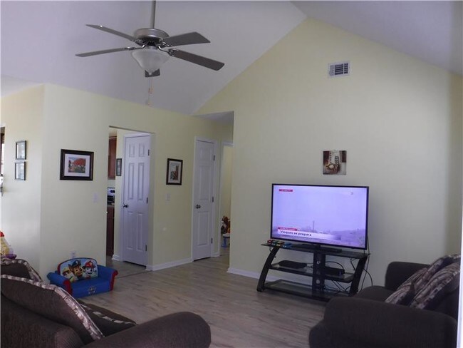 Building Photo - 172 Burton Rd