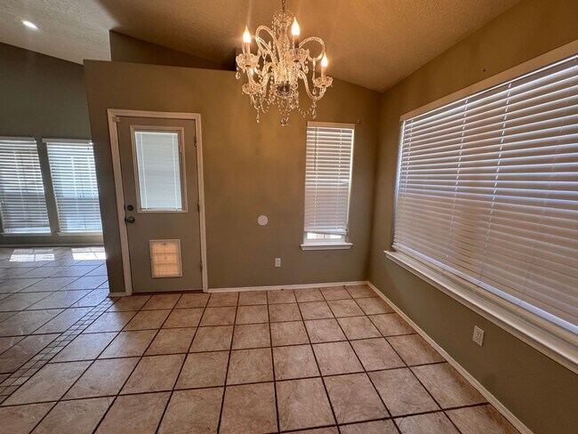 Foto del edificio - 9701 Tapatio Dr NW