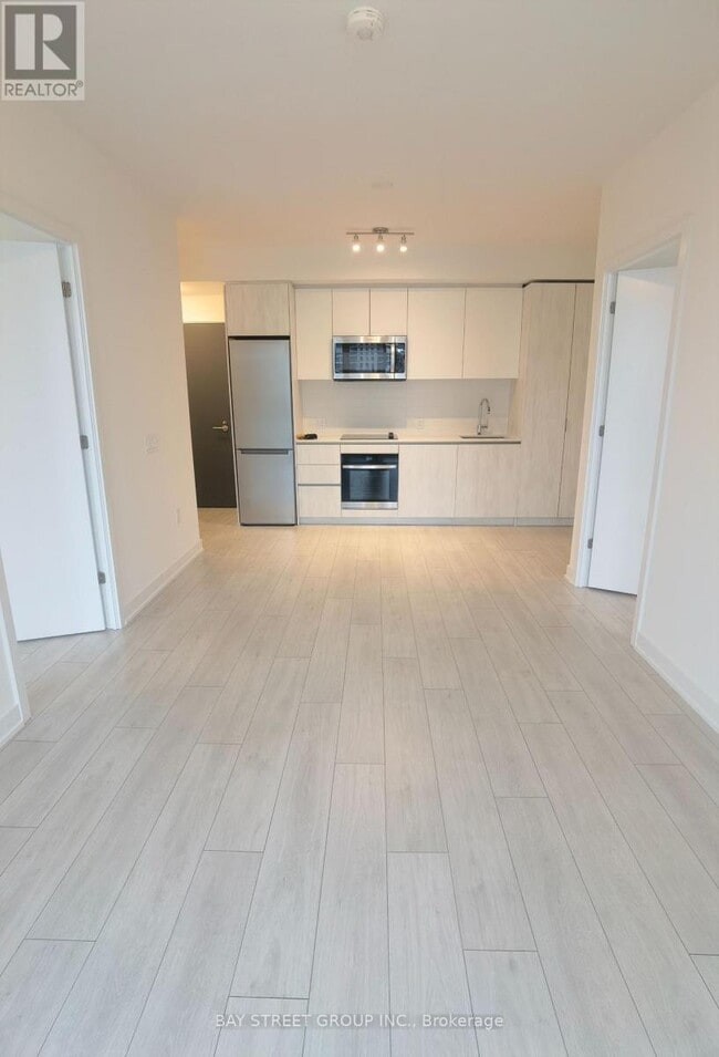 Photo du bâtiment - 5858 Yonge St