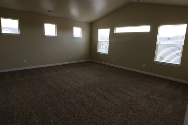 Foto del edificio - Large 5 Bed 3.5 Bath Home in Lehi Utah!