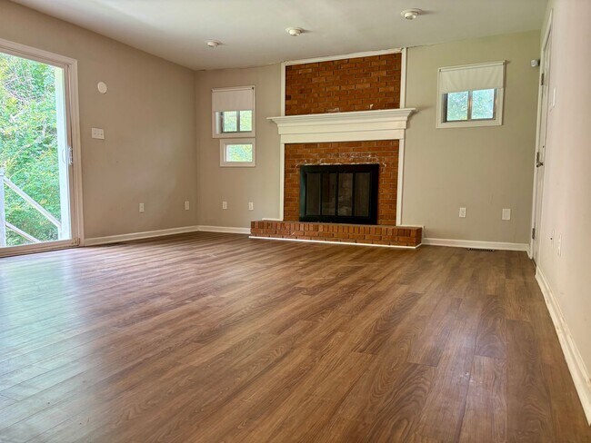 Foto del edificio - (Application Pending) 3 Bedroom Ranch with...