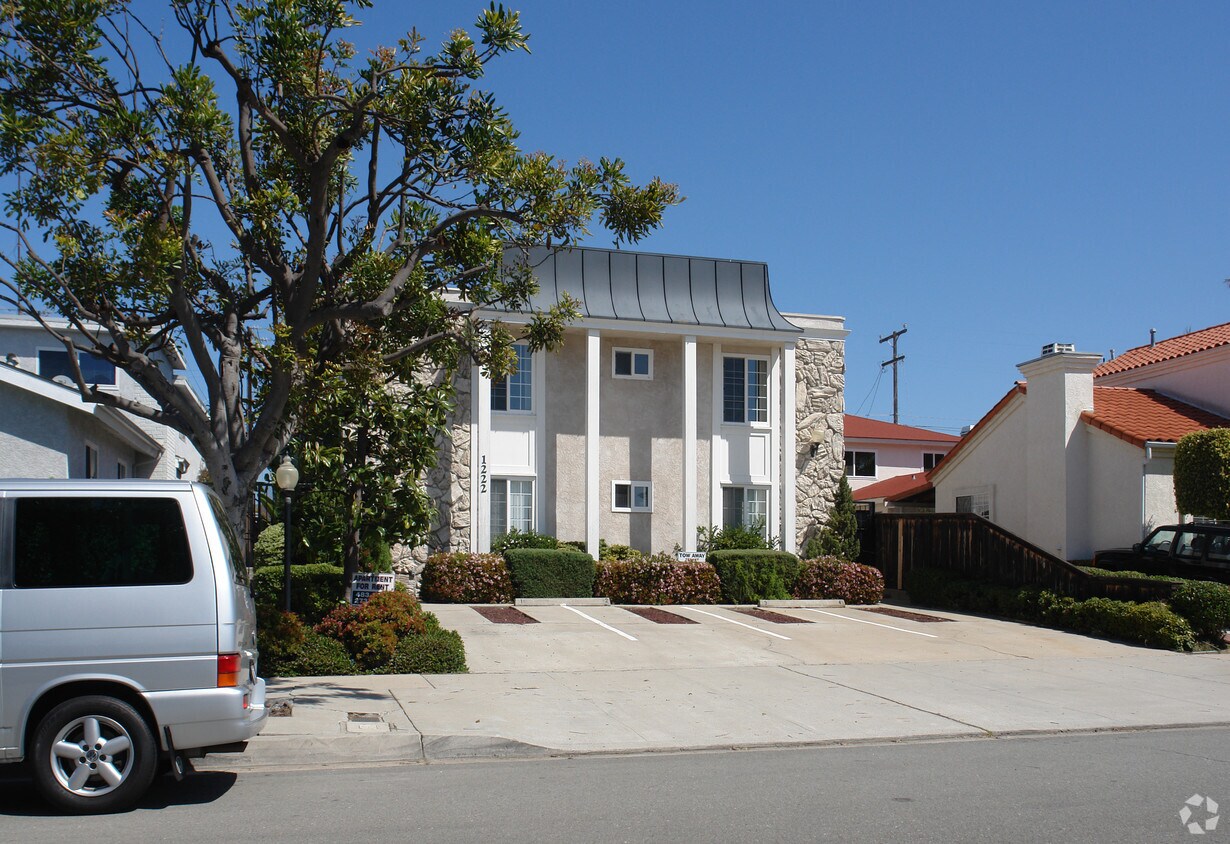 Building Photo - 1222 Oliver Ave
