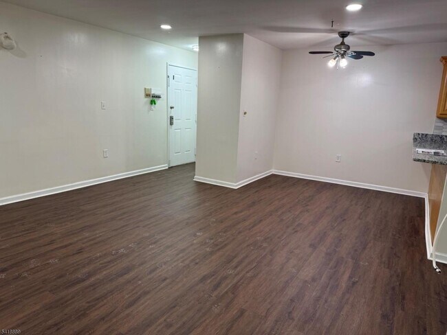 Foto del edificio - 751 Summer Ave