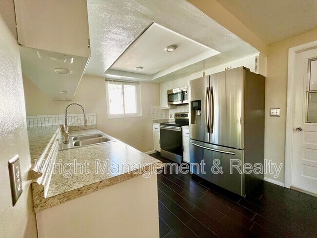 Foto del edificio - 4625 Madison St