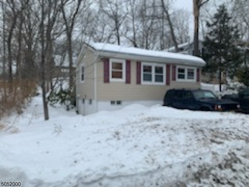 60 Stanford Trail, Hopatcong, NJ 07843 House Rental in Hopatcong, NJ