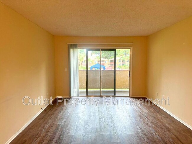 Building Photo - 670 Kenwick Cir