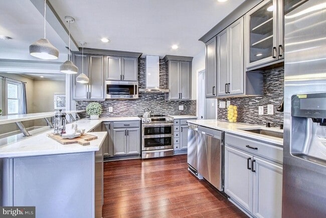 Building Photo - 4415 Bradley Ln