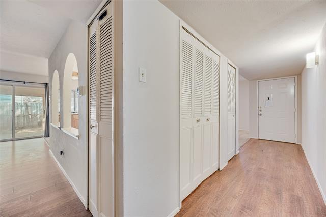 Foto del edificio - 1429 Whitehall Dr