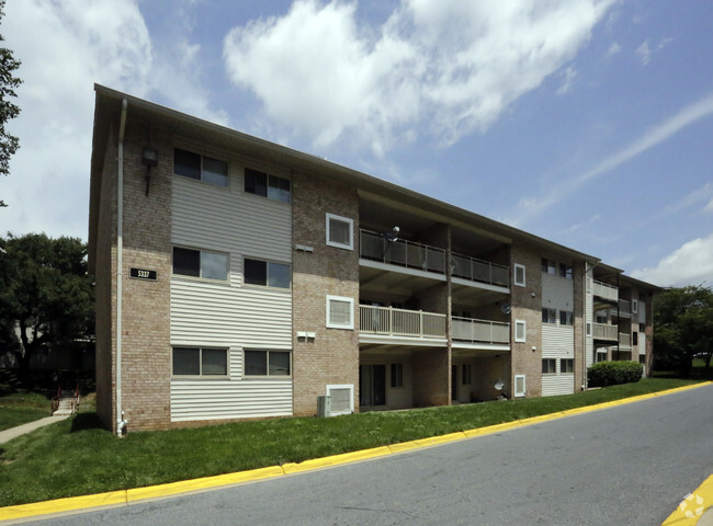 Building Photo - Hilltop Apartments