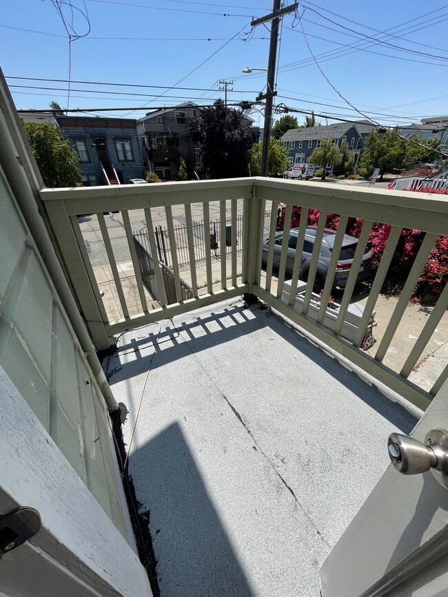 Building Photo - 1526 5th St