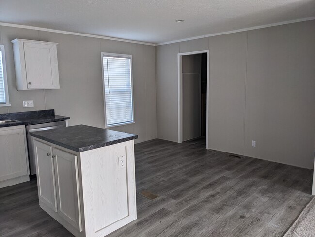 Foto del edificio - 3617 N Grand Ave E