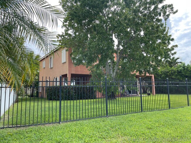 Foto del edificio - 9828 Stover Way