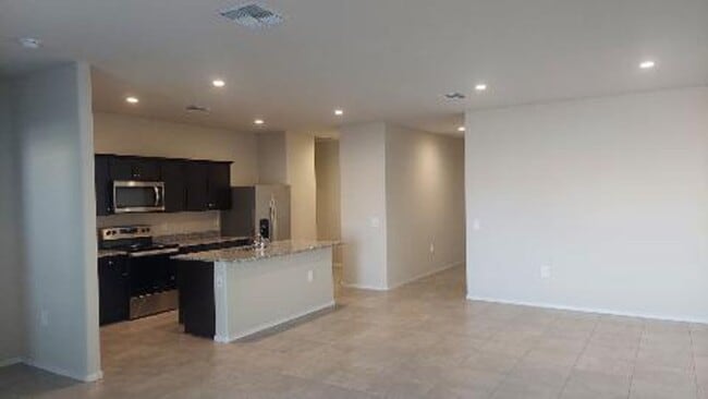 Building Photo - GORGEOUS NEW CONSTRUCTION IN FLORENCE!!