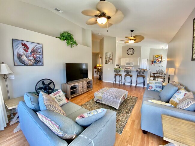 Building Photo - 6295 Wilshire Pines Cir