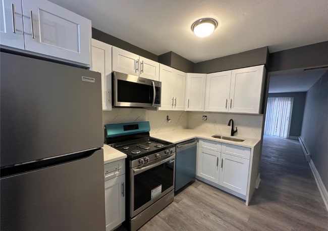 Photo - 18-16 Bell Blvd House