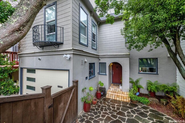 Building Photo - 822 Pacheco St