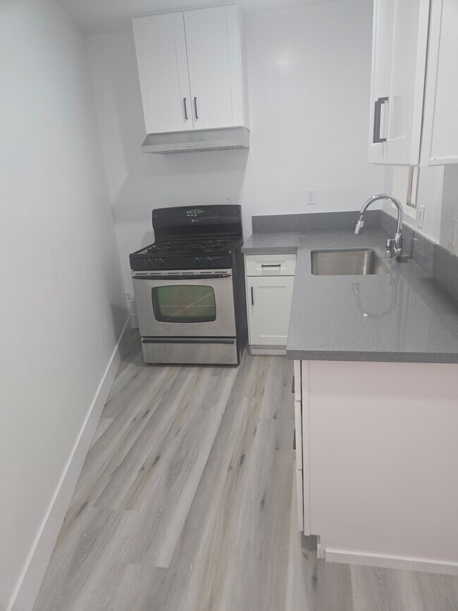 Foto del edificio - 6116 Melvin Ave