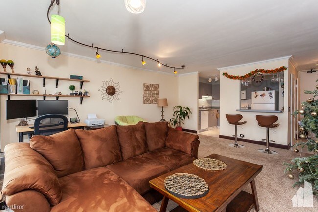 Building Photo - 1 br, 1 bath Condo - 5445 N Sheridan Rd 3804