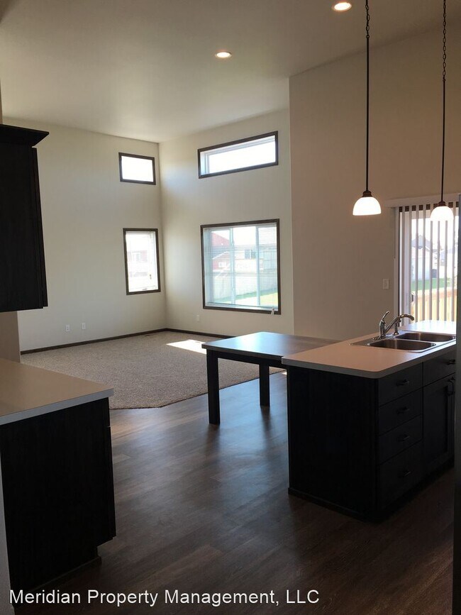 Building Photo - 3 br, 3 bath House - 6096 Autumn Dr