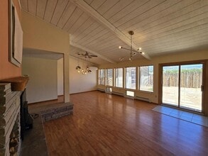 Building Photo - 2203 Vela St