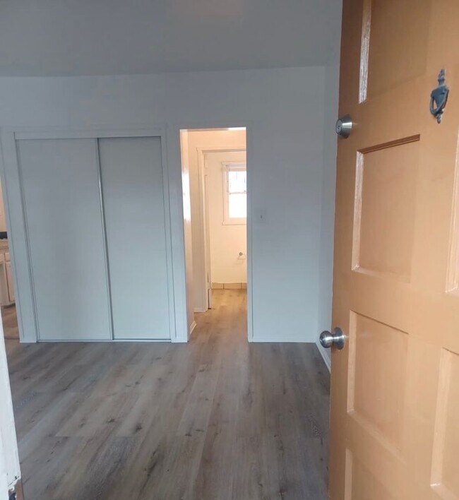 Foto del edificio - 4820 W Slauson Ave