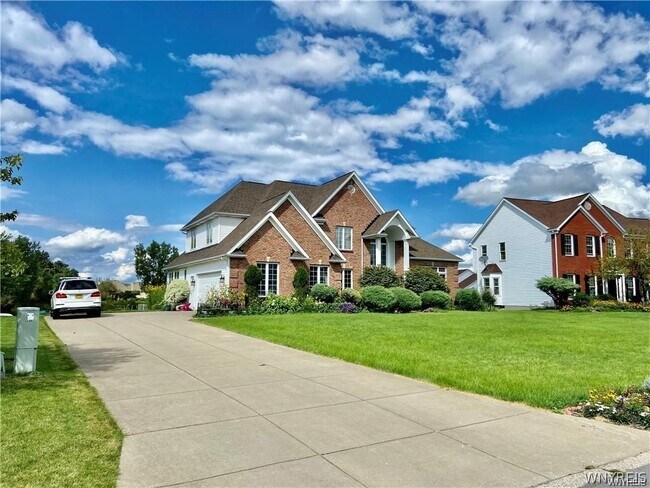 Foto del edificio - 5458 Center Pine Ln